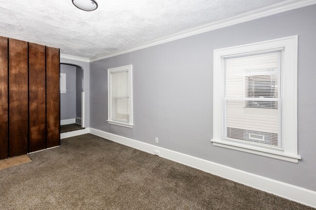 Building Photo - 1561 E 204th St