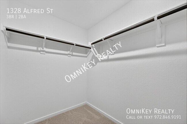 Building Photo - 1544 Elliott Rd