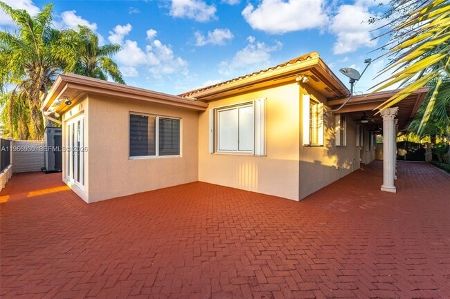 Building Photo - 2280 SW 152nd Pl