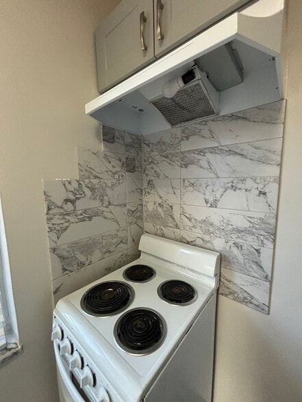 Building Photo - 1017 N 16th Ct