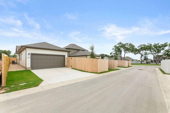 Building Photo - 183 Glocken Ln