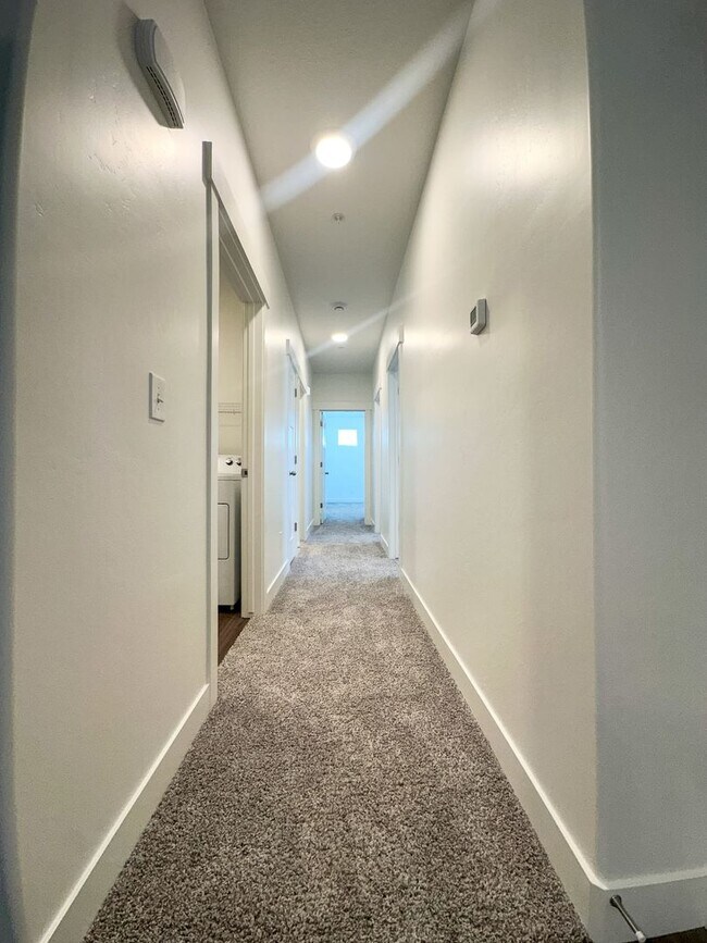 Building Photo - Modern Living in Lehi | New Build | Silico...