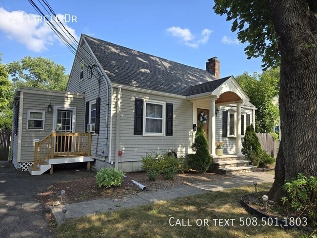 Primary Photo - 28 Circle Dr
