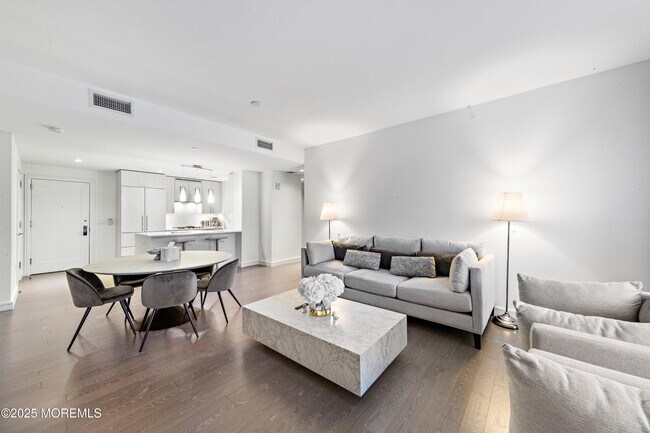 Primary Photo - 15 Morris Ave