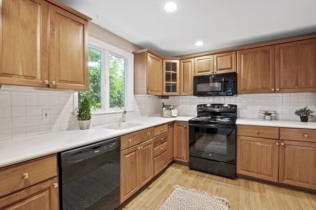 Building Photo - 40A Cloutmans Ln