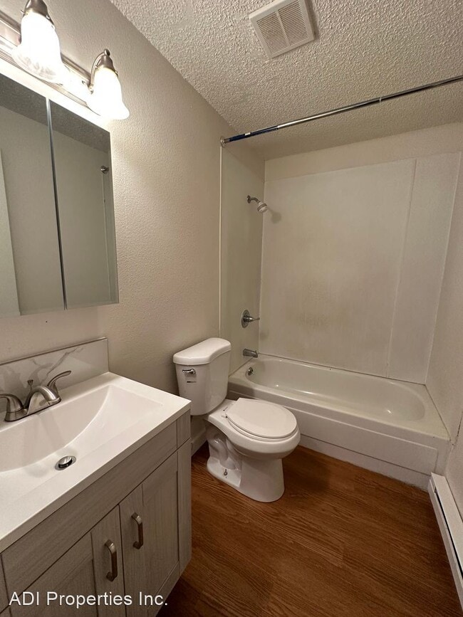 Building Photo - 2 br, 1 bath House - 22920 NE Halsey St #7