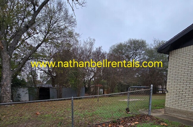 Building Photo - 2485 Cypress Dr