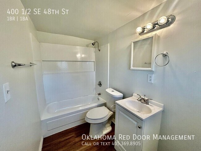 Building Photo - 400 1/2 SE 48th St-
