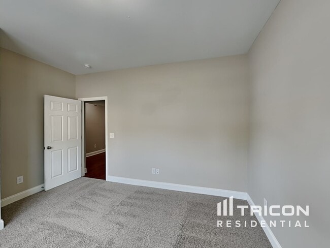 Building Photo - 287 Telavera Dr