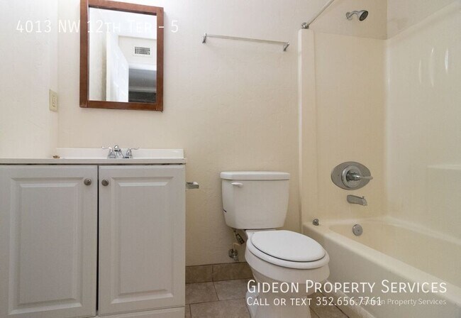 Building Photo - 4013 NW 12th Terrace