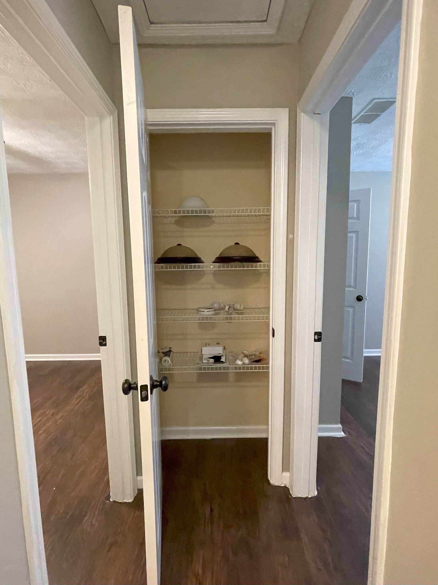 Building Photo - 3790 Oak Park Dr