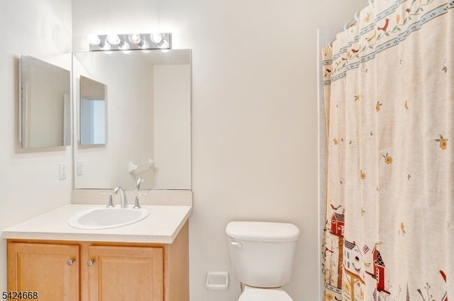 Building Photo - 18 Mountain View Dr