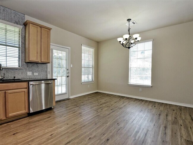 Building Photo - 9201 Brodie Ln