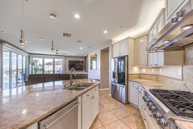Building Photo - 1244 Vietti St