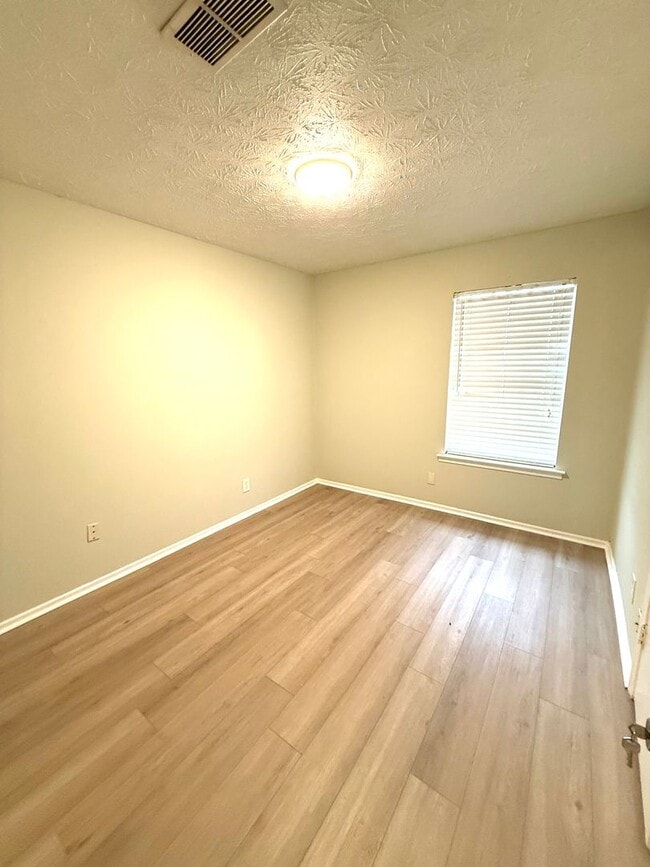 Building Photo - ** 3 Bed 2 Bath House located off Woodley road** Call 334-366-9198 to schedule a self tour