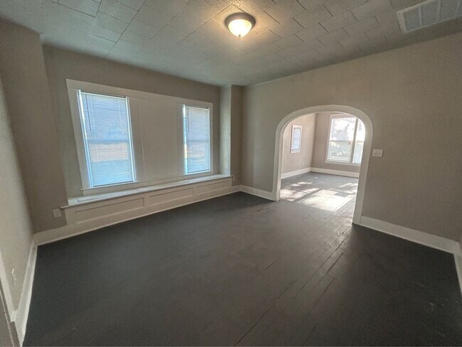 Building Photo - 1925 11th St