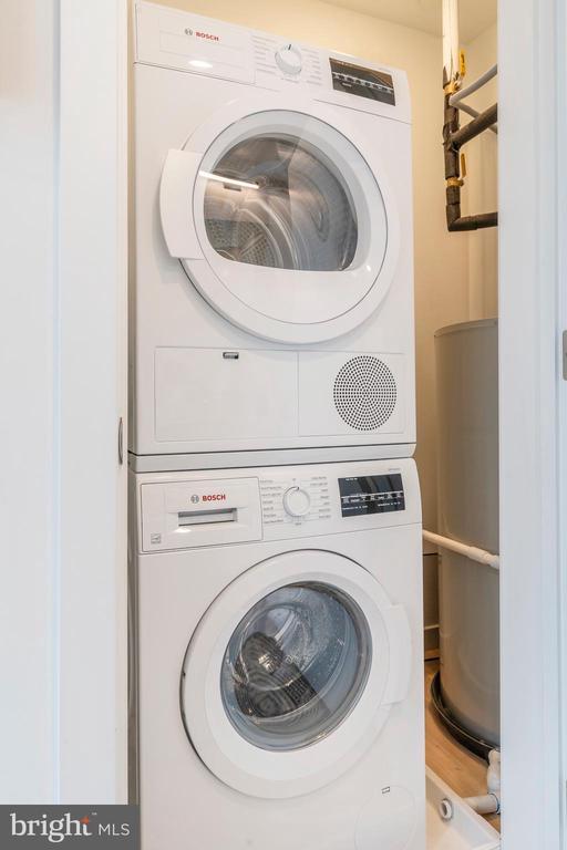 Building Photo - 1131-39 N Front St