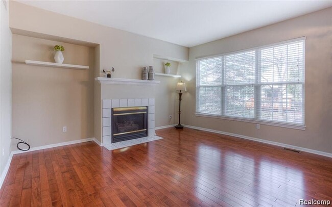 Building Photo - 38476 Lynwood Ct