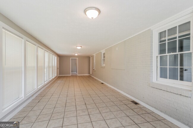 Building Photo - 941 Grier Rd