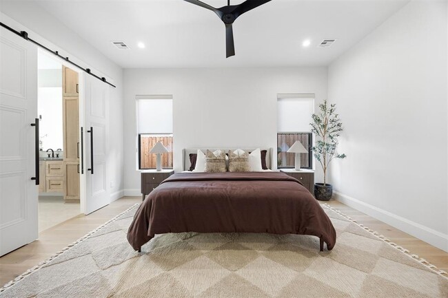 Building Photo - 1129 NW 42nd St