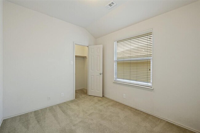 Building Photo - 3500 Savage Springs Dr