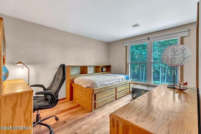 Building Photo - 718 E Veterans Hwy