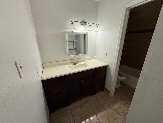 Building Photo - 2700 Mulford Cove