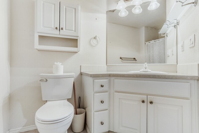 Building Photo - 374 NE 49th Ave