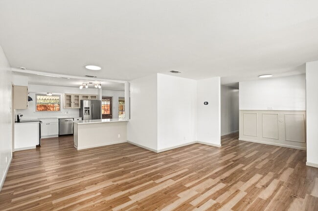 Building Photo - 5259 Prince Valiant Dr