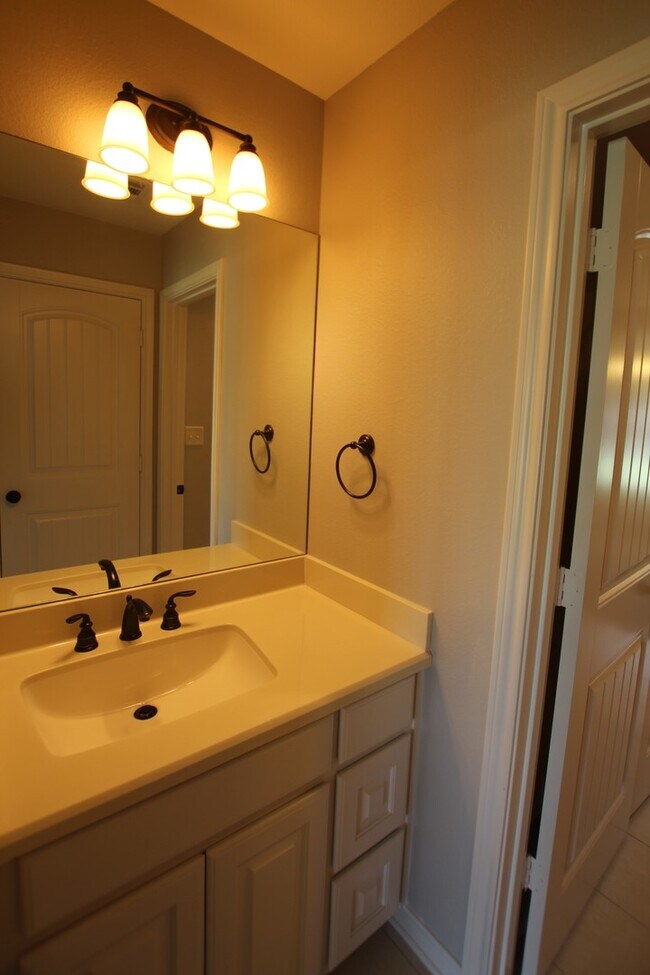 Building Photo - Coming Soon! Luxurious 3 Bed 2.5 Bath Rent...