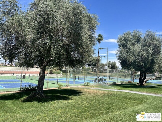 Building Photo - 73450 Country Club Dr