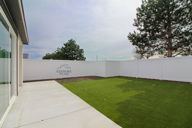 Building Photo - 1398 Kalani Ct