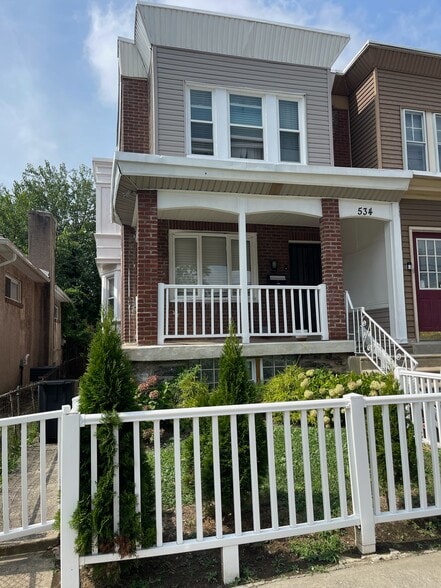Building Photo - 534 Benner St