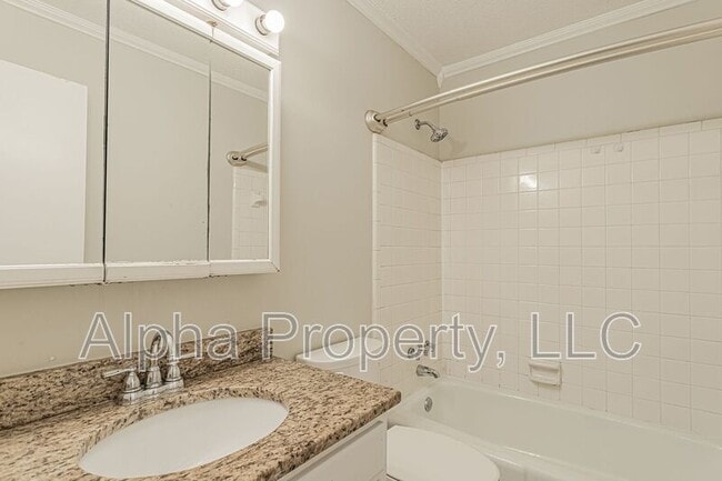 Building Photo - 501 Edwards Rd