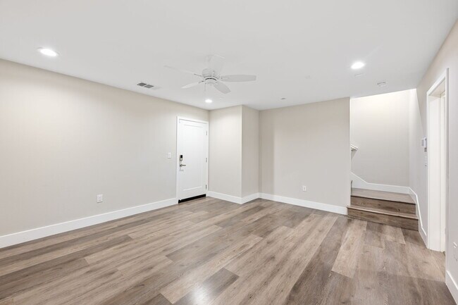 Building Photo - 4374 Paxton Pl