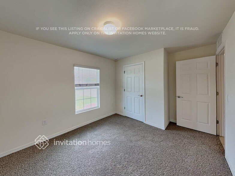 Building Photo - 3298 Acapulco Cir