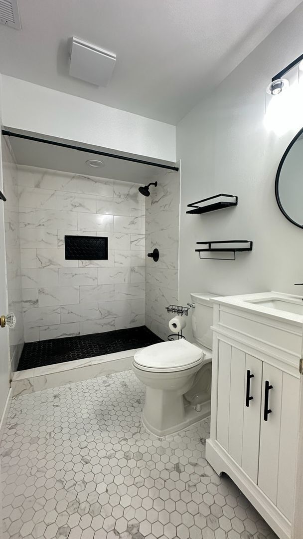 Building Photo - Great layout, cozy 3-bedroom, 1-bath house in a quiet neighborhood