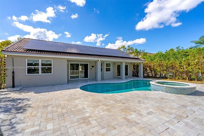 Building Photo - 425 SW 198th Terrace