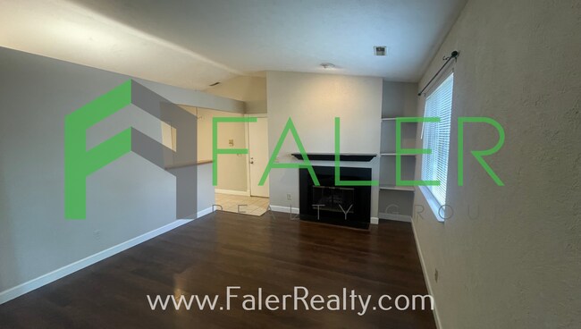 Building Photo - Freshly Updated 2nd Floor Condo