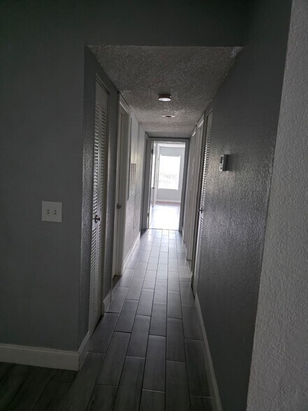 Building Photo - 5156 Conroy Rd