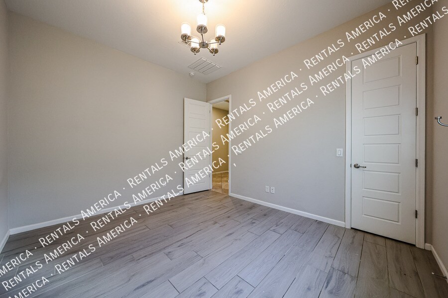 Building Photo - 248 E Desert Broom Dr
