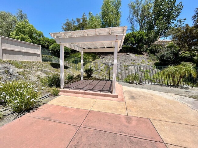 Building Photo - Upcoming! Move in Ready 7/25/26 Spacious 4 Bed/2.5 Bath Home Escondido