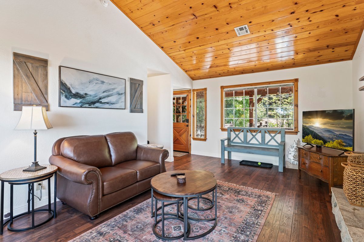 Building Photo - 31393 Lightfoot Way