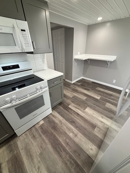 Building Photo - 15 N Wickliffe Cir