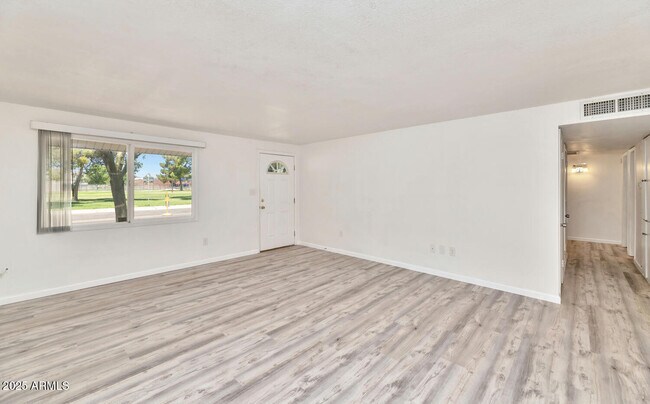 Building Photo - 13635 N 37th Pl