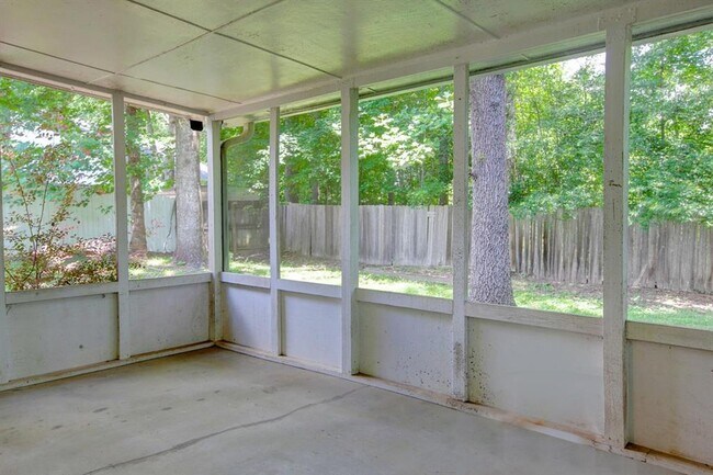 Building Photo - 4940 Tanners Spring Dr