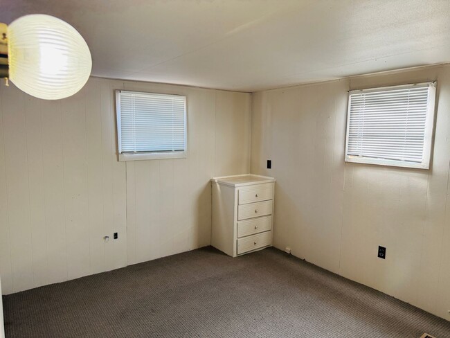 Building Photo - 2 Bedroom Just Remodeled Trailer in Billings Heights