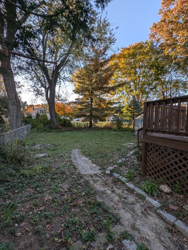 Building Photo - Rutland Ave