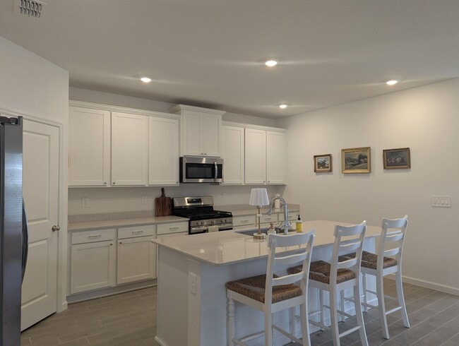 Building Photo - Beautiful newer-construction 4-bedroom, 3-bath home located in Trailhead Landing