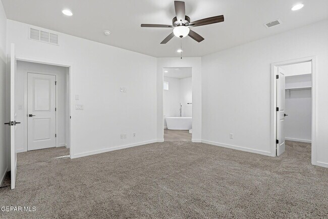 Building Photo - 4512 Mark Avizo